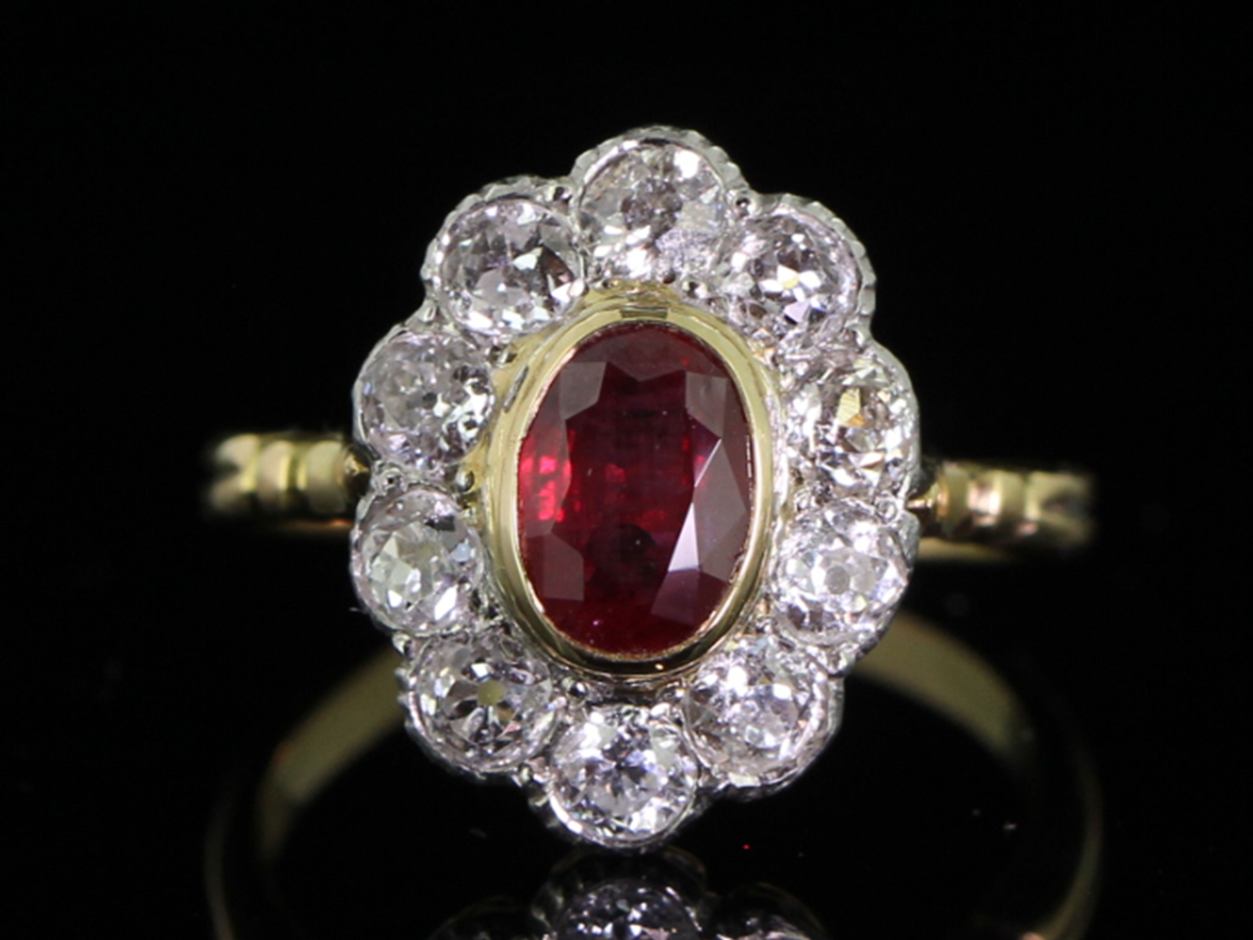  STUNNING RUBY AND DIAMOND 18 CARAT GOLD AND PLATINUM CLUSTER RING