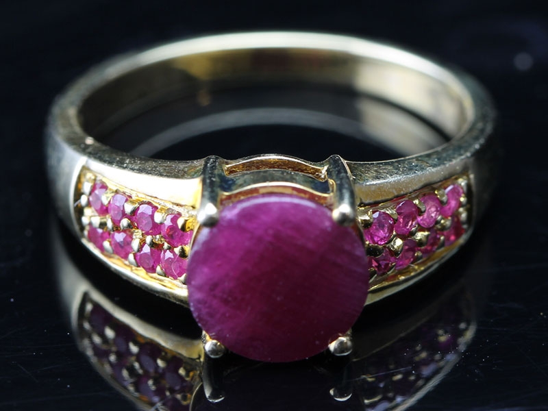  WONDERFUL RUBY SOLITAIRE 9 CARAT GOLD RING