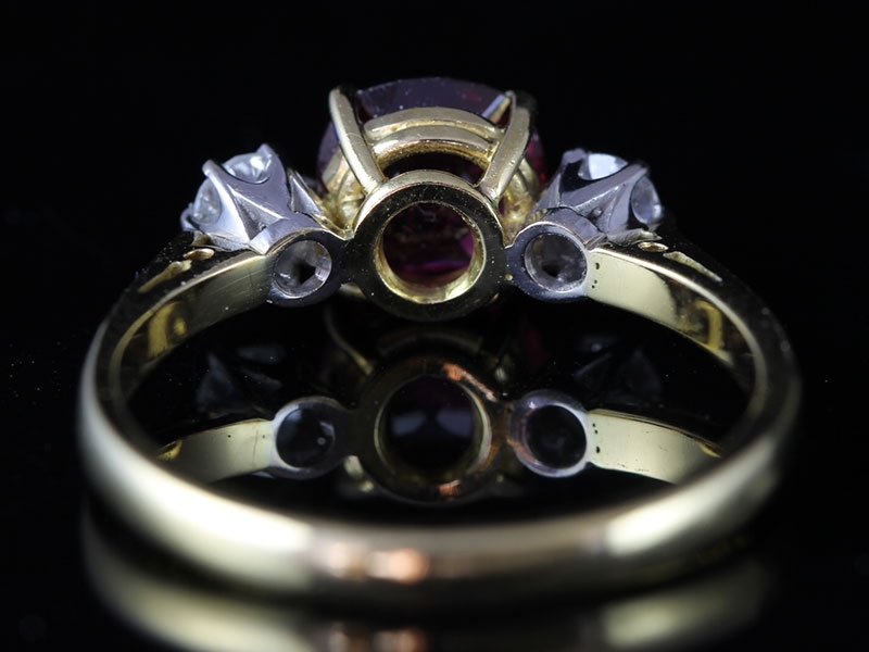 STUNNING NATURAL UNHEATED BURMESE RUBY AND DIAMOND 18 CARAT GOLD TRILOGY RING