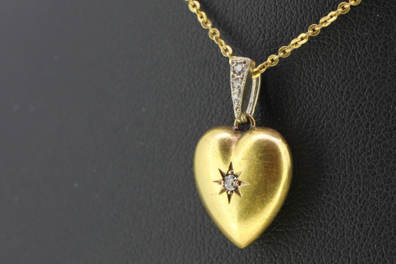 WONDERFUL EDWARDIAN DIAMOND HEART 15 CARAT GOLD PENDANT