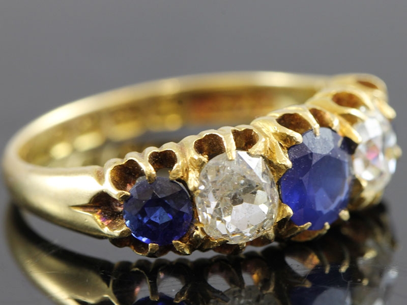 FABULOUS SAPPHIRE AND DIAMOND 18 CARAT GOLD GYPSY RING