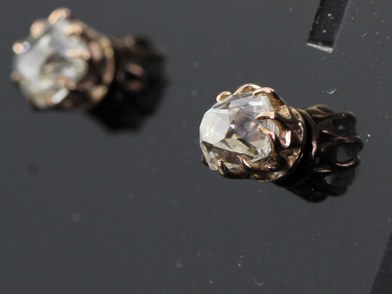 STRIKING GEORGIAN DIAMOND 18 CARAT GOLD STUD EARRINGS