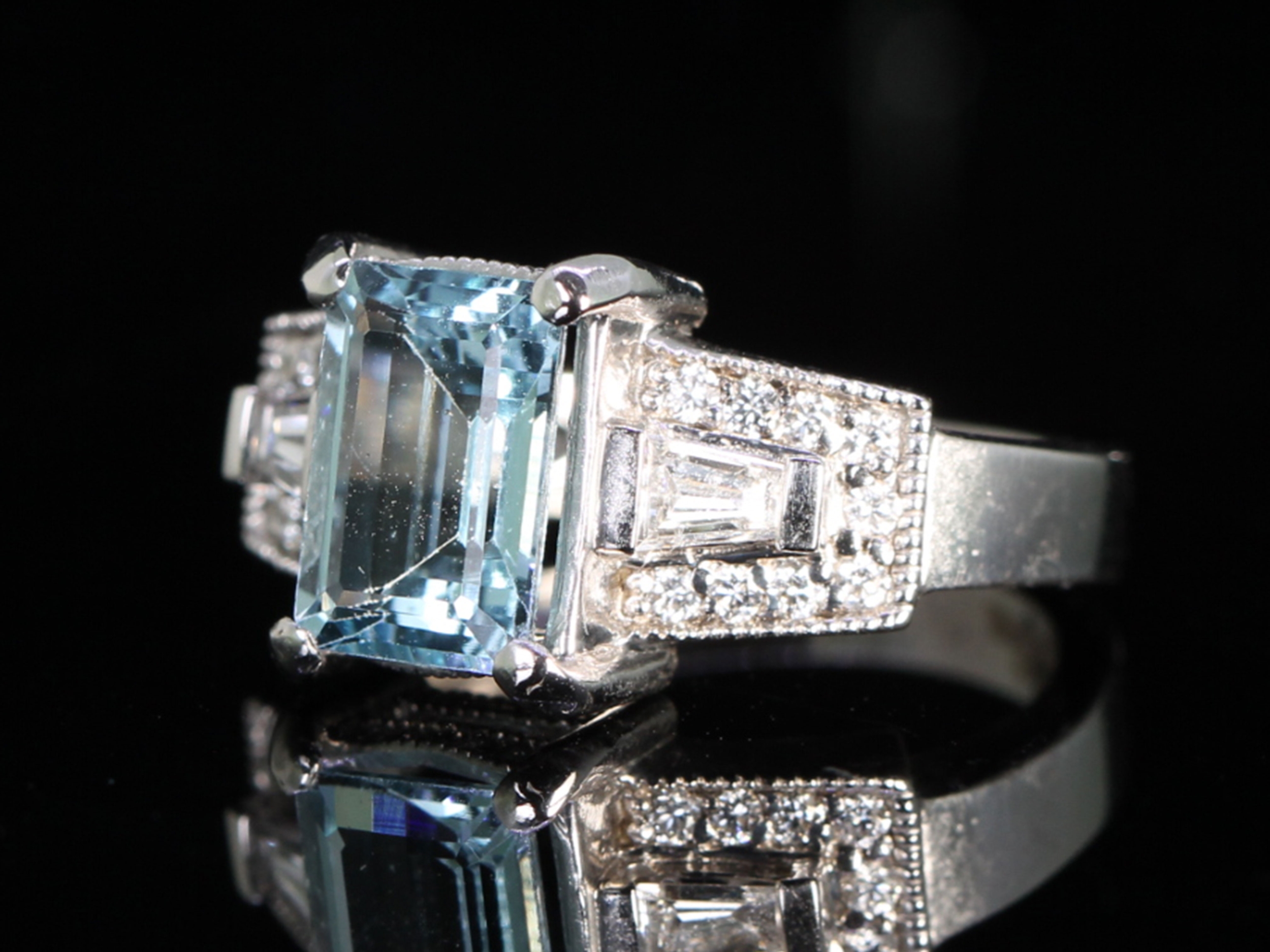  Vintage 2ct Aquamarine and Diamond 18ct Gold Ring  