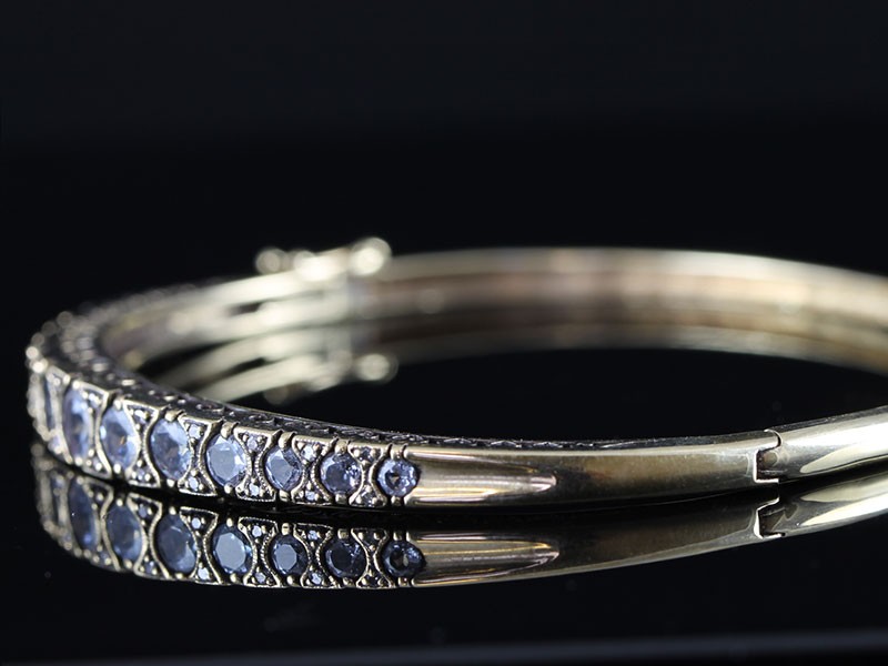 LOVELY AQUAMARINE AND DIAMOND BANGLE HANDCRAFTED IN 9 CARAT GOLD