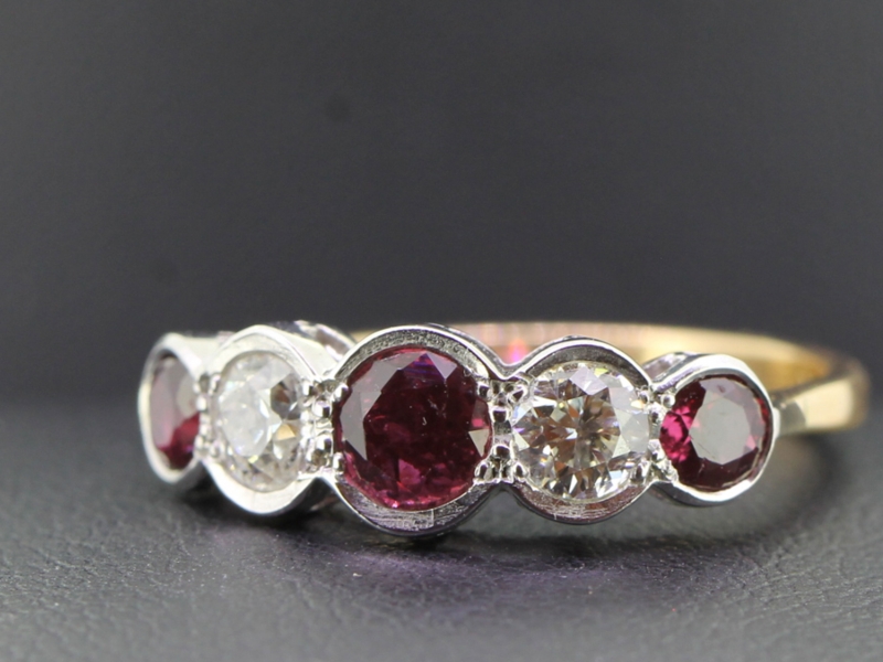 GORGEOUS RUBY AND DIAMOND 18 CARAT GOLD RING