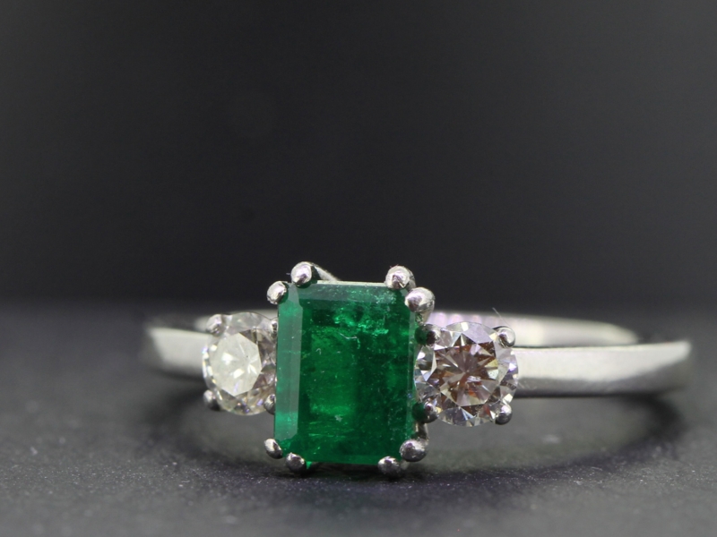 LUXURIOUS COLOMBIAN EMERALD AND DIAMOND PLATINUM TRILOGY RING