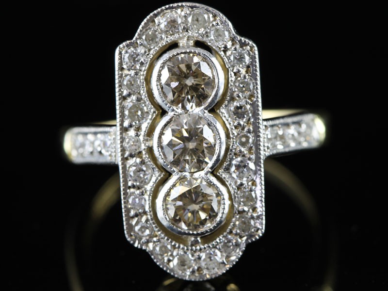 STUNNING ART DECO INSPIRED CHAMPAGNE DIAMOND 18 CARAT GOLD RING