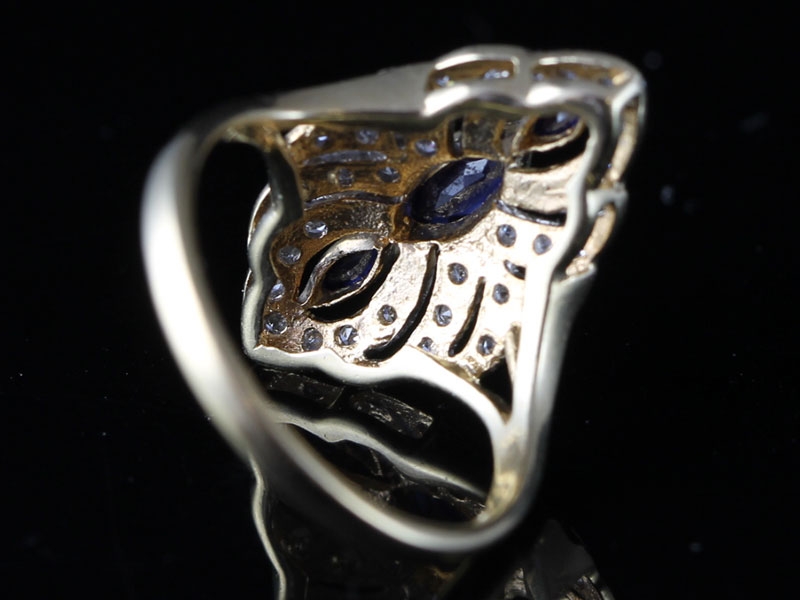 		 BEAUTIFUL NEVETTE SHAPED SAPPHIRE AND DIAMOND 9 CARAT GOLD CLUSTER RING		