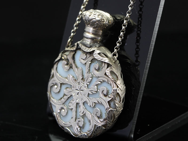 FABULOUS ANTIQUE VICTORIAN STERLING SILVER SCENT FLASK