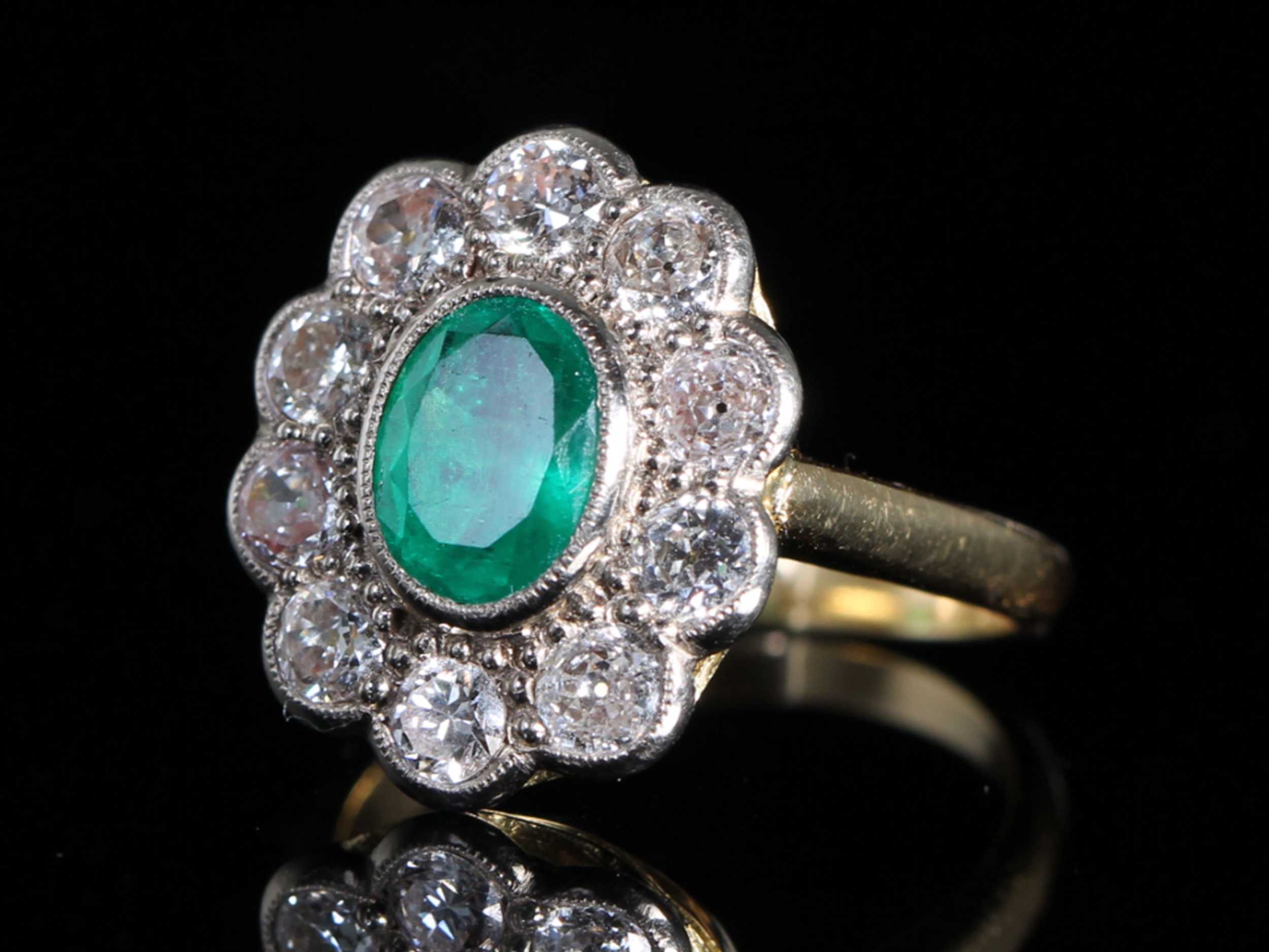 Vintage Colombian and Diamond 18ct Gold Cluster Ring