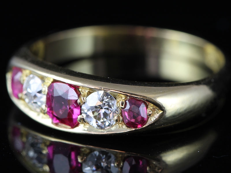 BEAUTIFUL EDWARDIAN BURMESE RUBY AND DIAMOND 18 CARAT GOLD RING