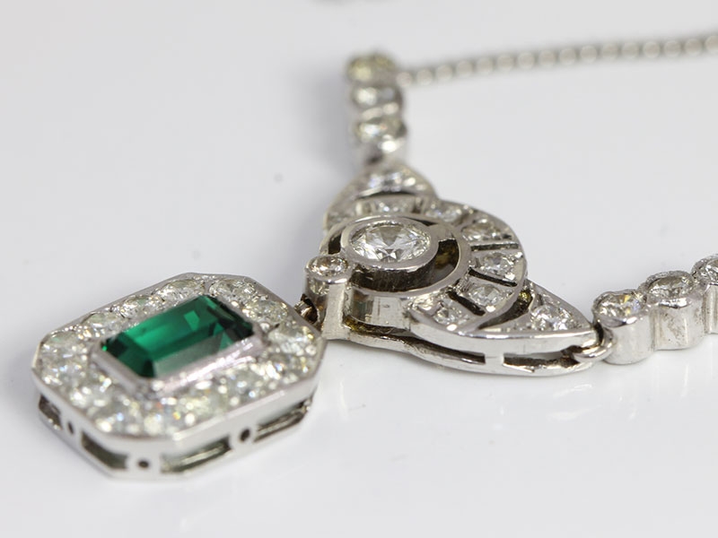  STUNNING EMERALD AND DIAMOND ART DECO INSPIRED NECKLACE