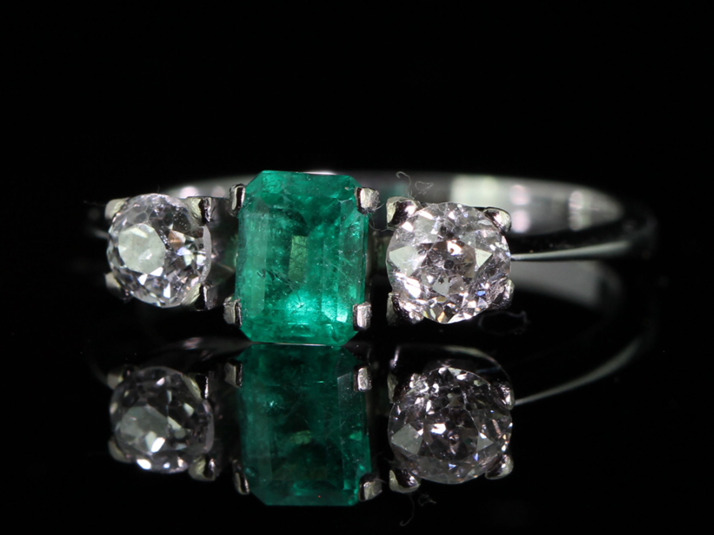 GORGEOUS COLOMBIAN EMERALD AND DIAMOND PLATINUM TRILOGY RING
