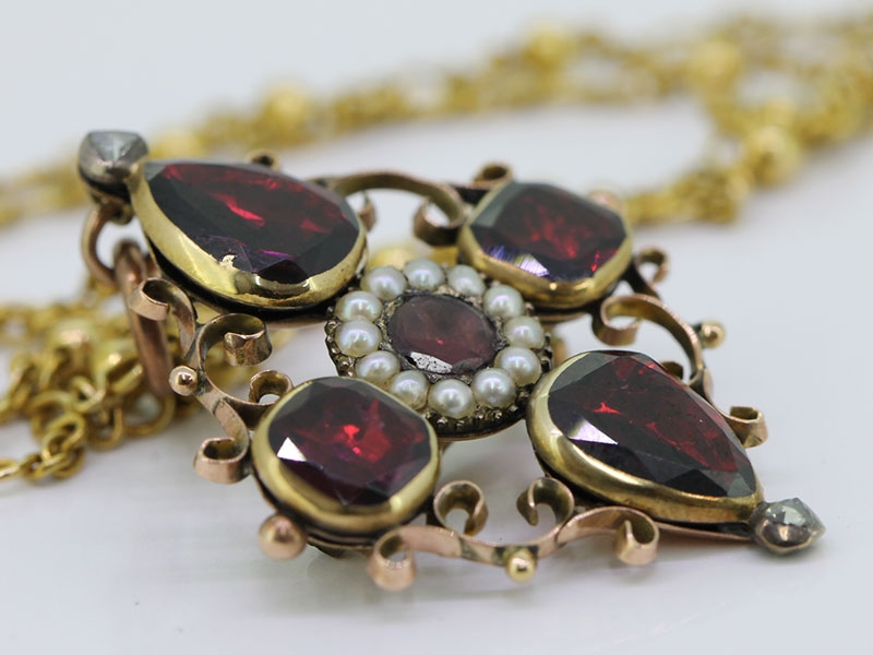   WONDERFUL 9 CARAT GOLD GEORGIAN GARNET, PEARL AND DIAMOND PENDANT/PIN