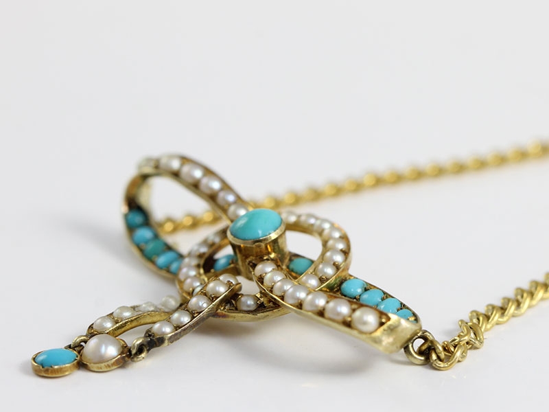 BEAUTIFUL TURQUOISE AND SEED PEARL 15 CARAT GOLD NECKLACE
