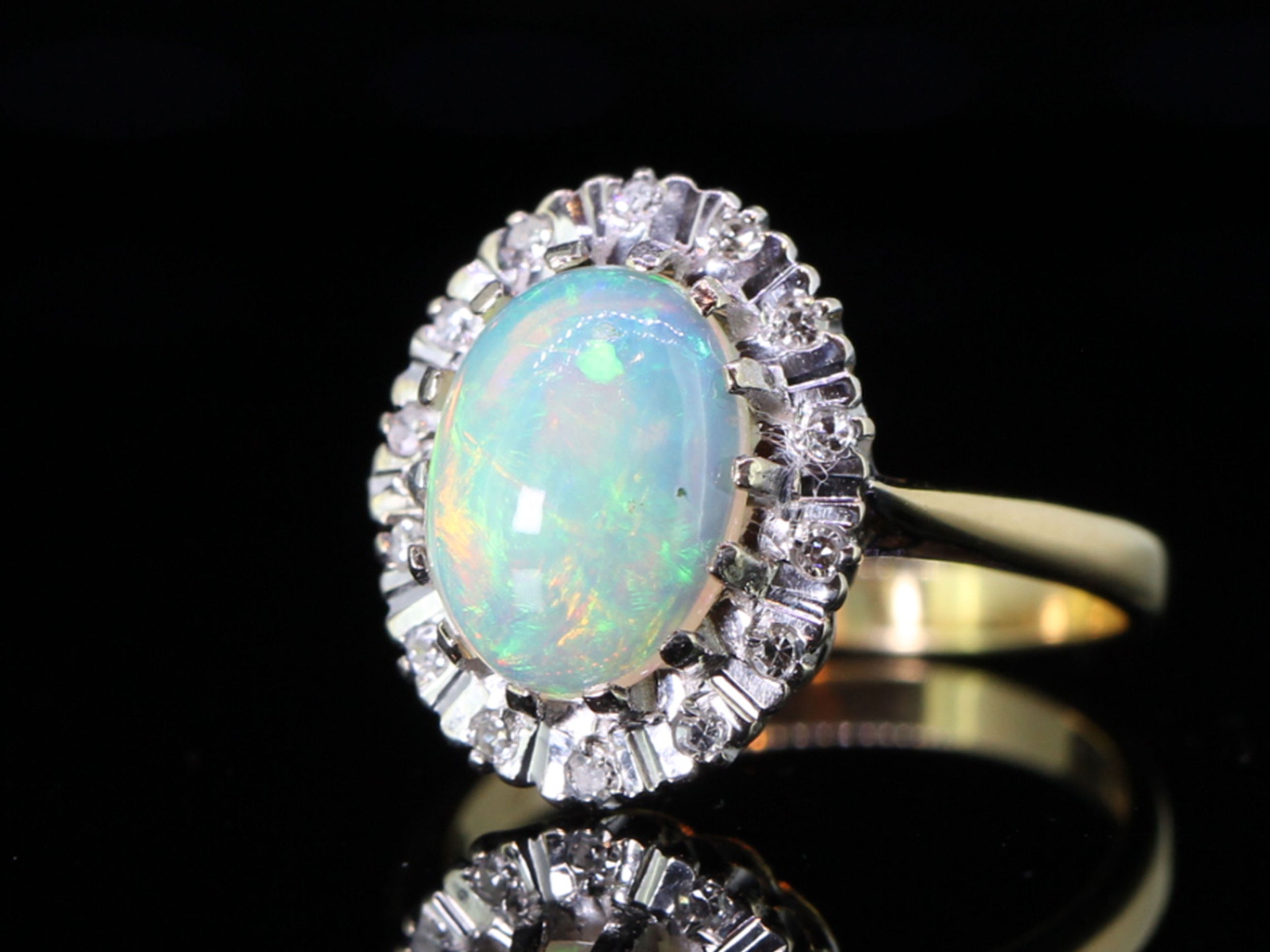 WONDERFUL 1940s OPAL AND DIAMOND 18 CARAT GOLD CLUSTER RING