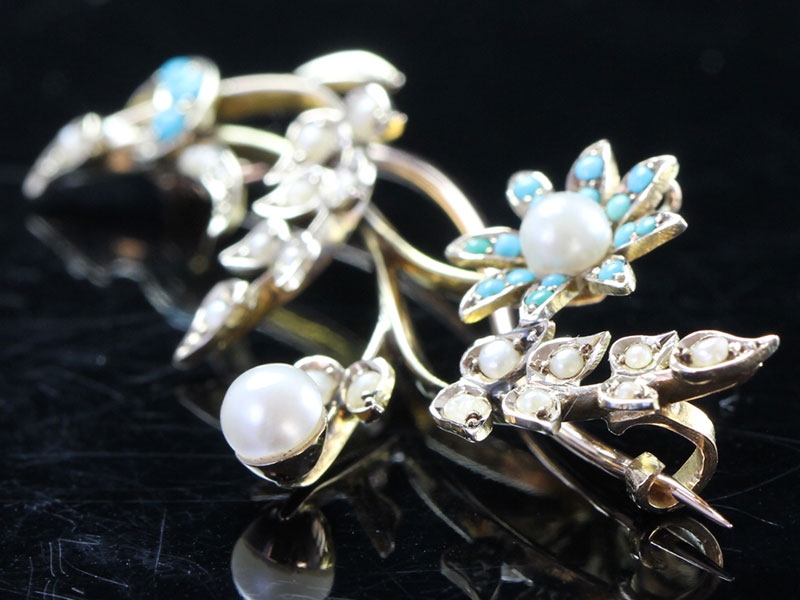 FINE EDWARDIAN 15 CARAT GOLD NATURAL SEED PEARL AND TURQUOISE FLORAL SPRAY BROOCH