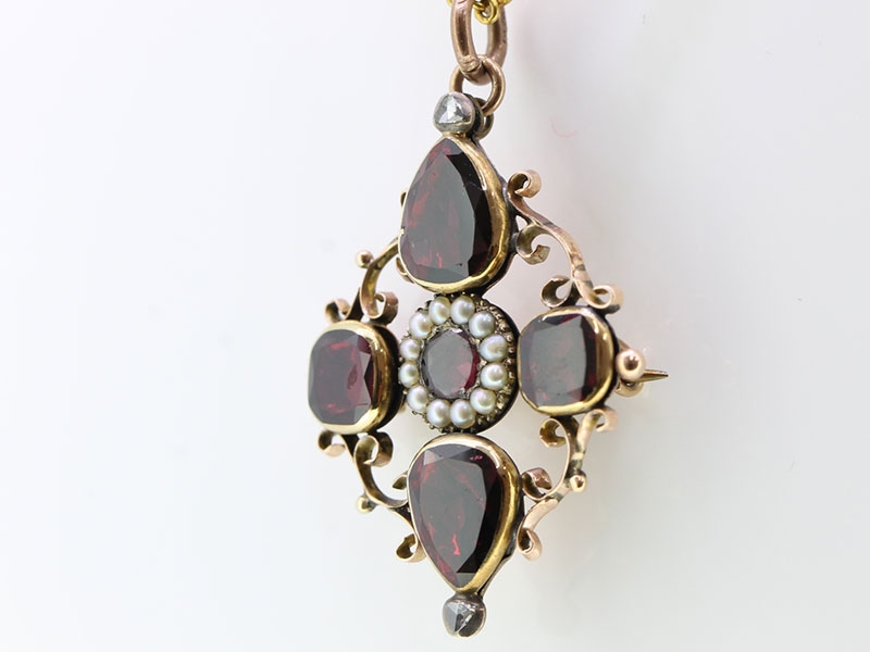   WONDERFUL 9 CARAT GOLD GEORGIAN GARNET, PEARL AND DIAMOND PENDANT/PIN