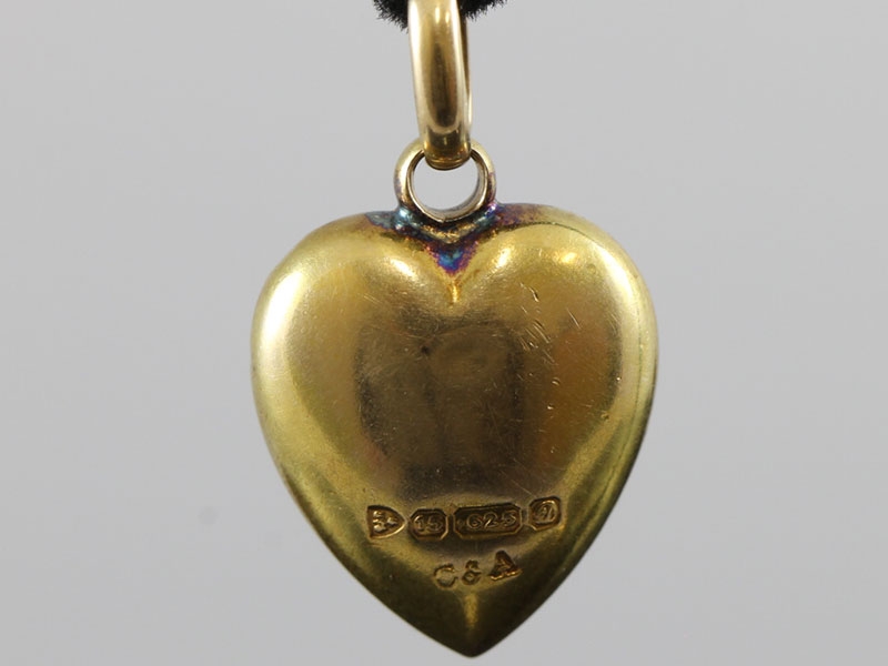 PRETTY EDWARDIAN GOLD HEART 15 CARAT GOLD PENDANT