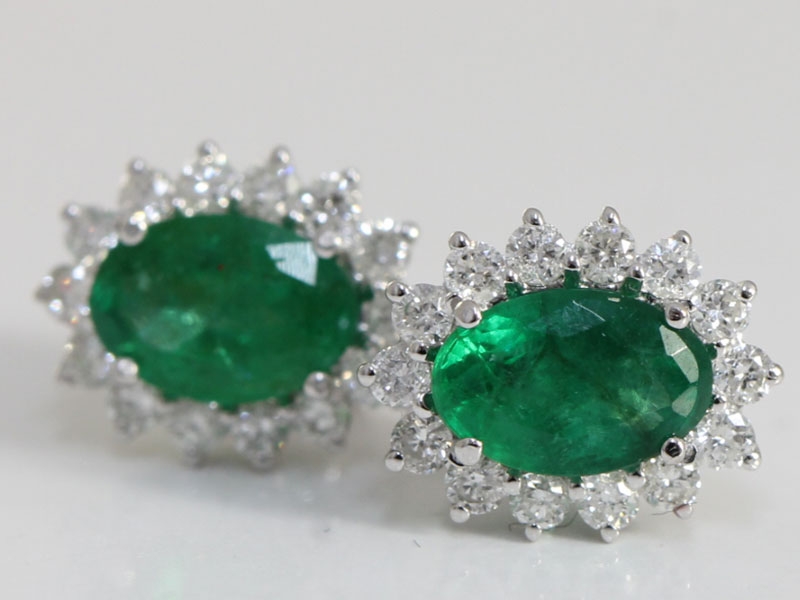 STUNNING EMERALD AND DIAMOND 18 CARAT GOLD STUDS