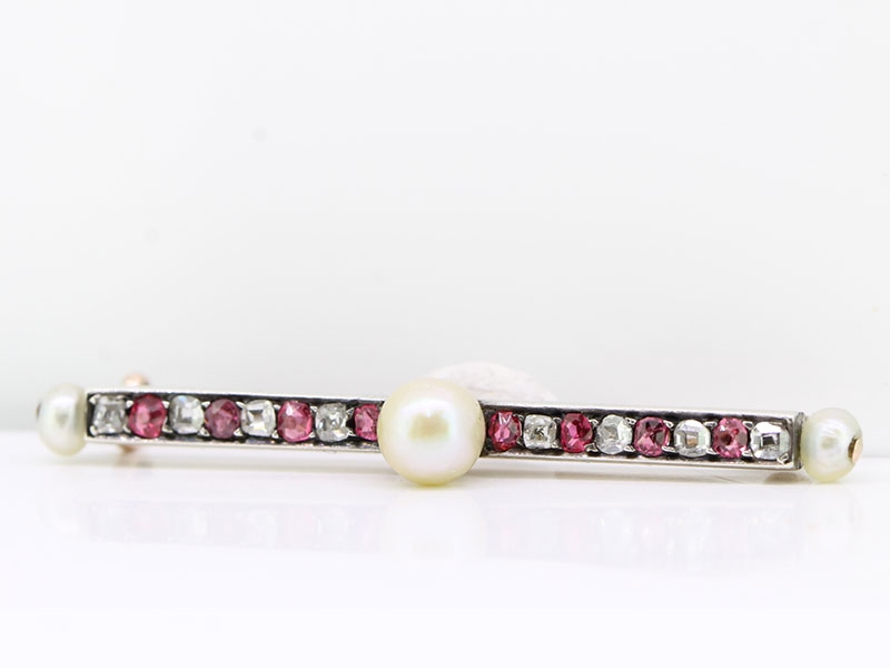 EXQUISITE ART DECO RUBY DIAMOND AND PEARL 18 CARAT GOLD AND PLATINUM PIN