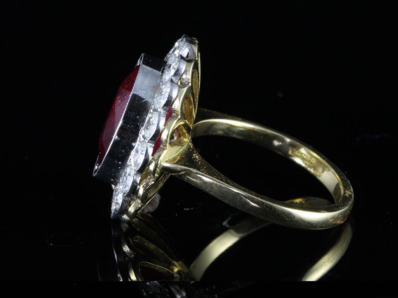 SPECTACULAR 4CT RUBY AND 2CT DIAMOND CLUSTER RING SET IN 18CT GOLD 