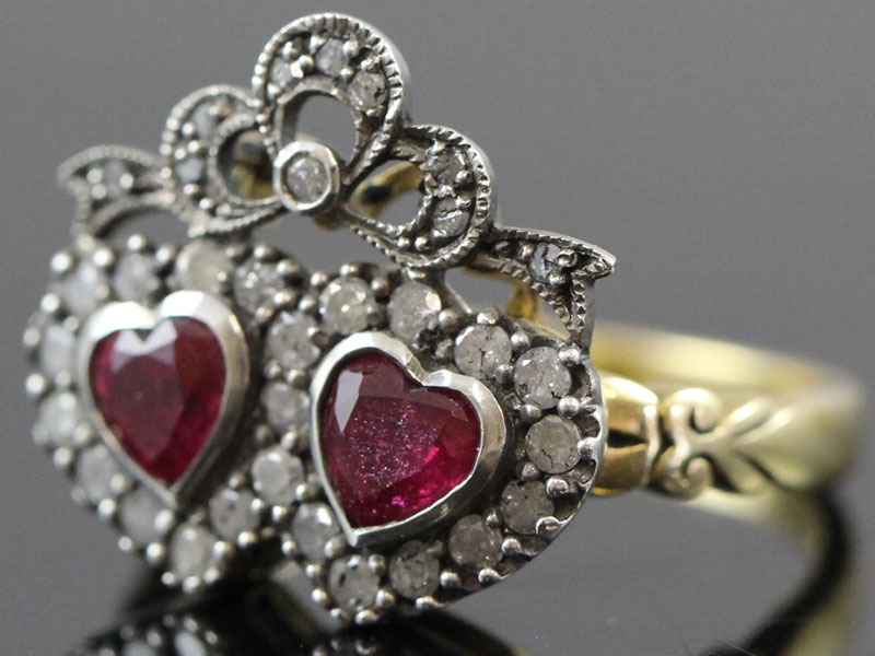 GORGEOUS VICTORIAN INSPIRED RUBY AND DIAMOND 18 CARAT GOLD RING