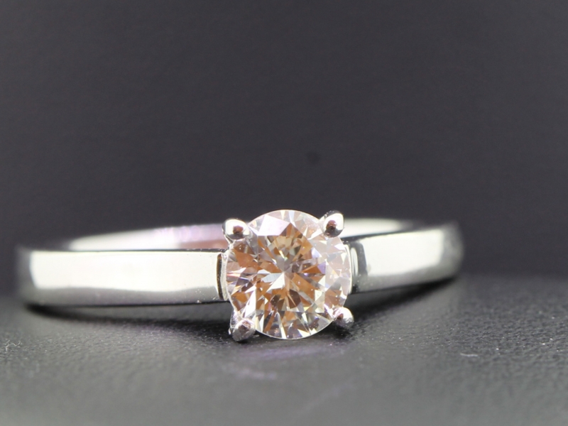 BEAUTIFUL PLATINUM SOLITAIRE DIAMOND RING