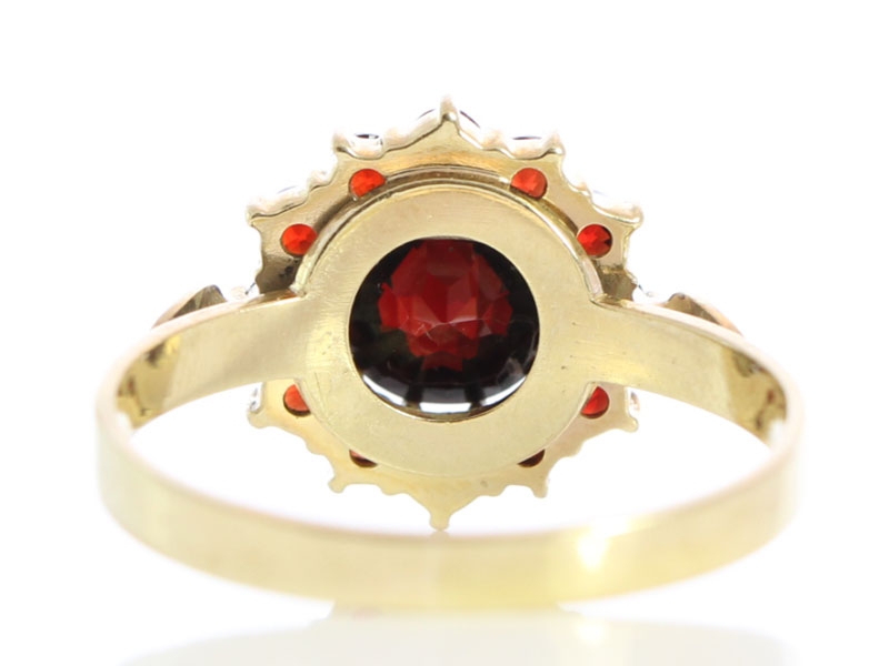 ANTIQUE EDWARDIAN BOHEMIAN GARNET 9 CARAT GOLD CLUSTER RING