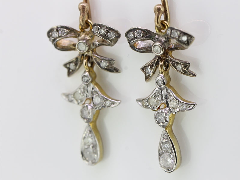 PRETTY FLEUR- DE- LIS DIAMOND 9 CARAT GOLD EARRINGS