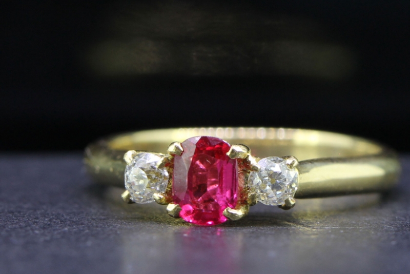 VIBRANT BURMESE RUBY AND DIAMOND 18 CARAT GOLD TRILOGY RING