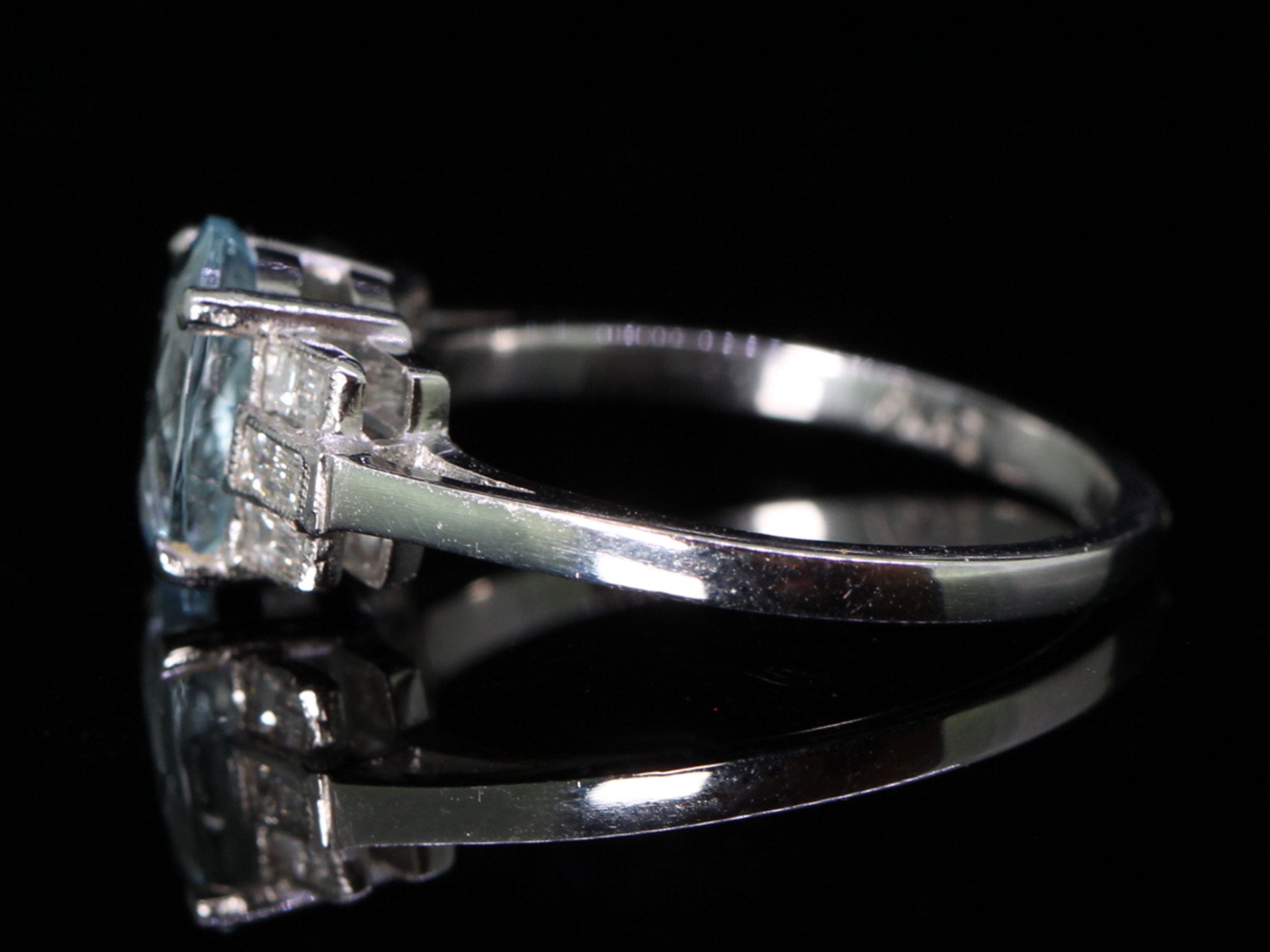 Gorgeous Aquamarine and Diamond Platinum Ring