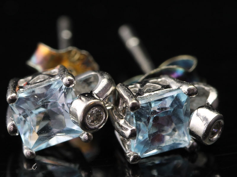 FABULOUS AQUAMARINE AND DIAMOND 9 CARAT GOLD STUD EARRINGS