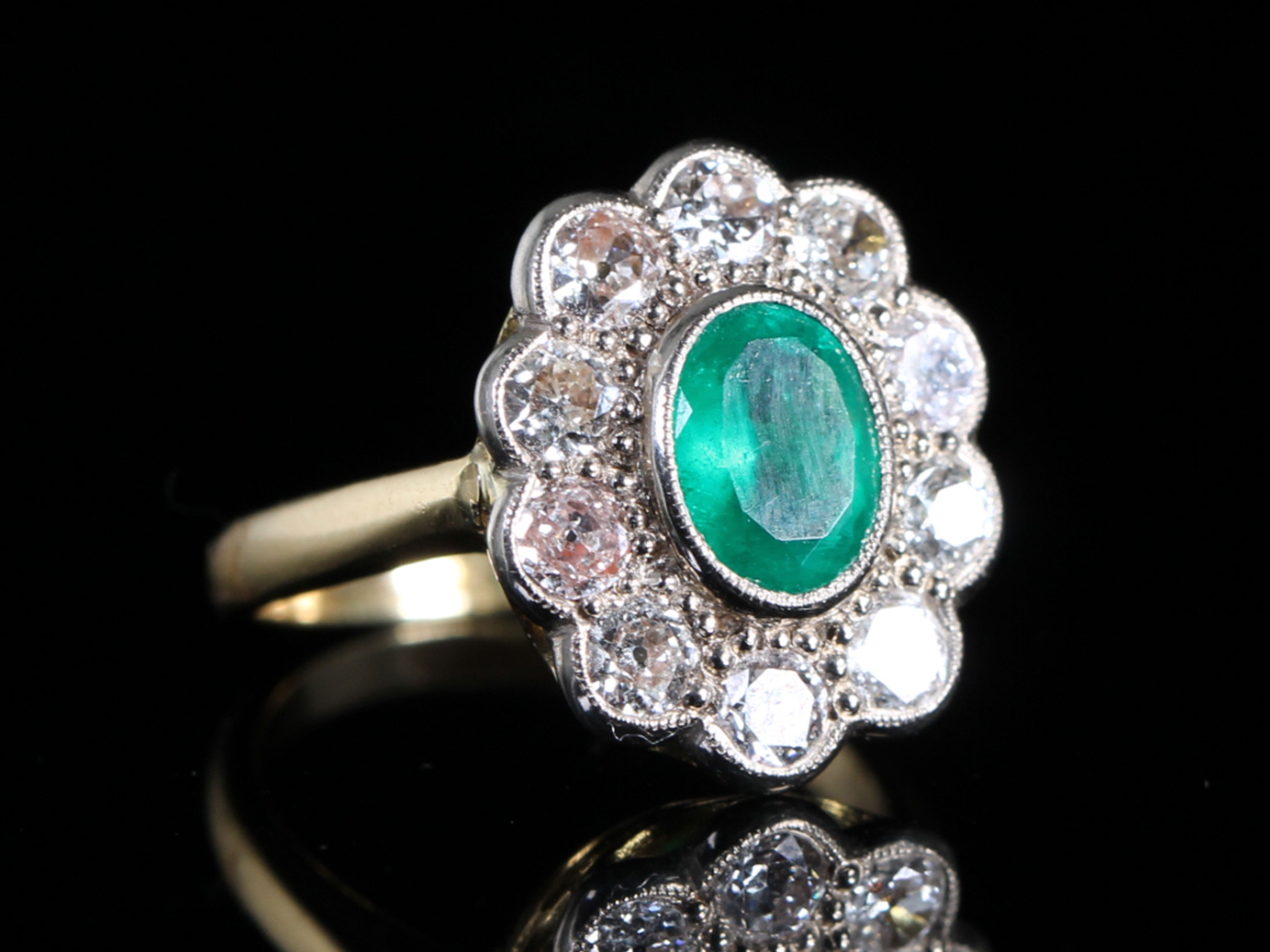 Vintage Colombian and Diamond 18ct Gold Cluster Ring