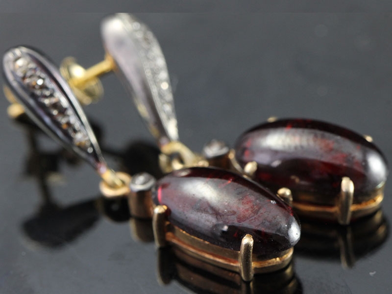 STYLISH VINTAGE CABOCHON GARNET AND DIAMOND EARRINGS