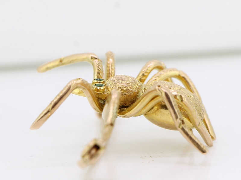 CHARMING 9 CARAT GOLD SPIDER BROOCH