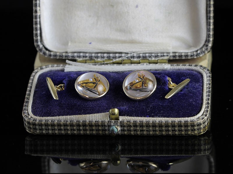 CIRCA 1920's 18 CARAT GOLD INTAGLIO CRYSTAL HORSE CUFFLINKS