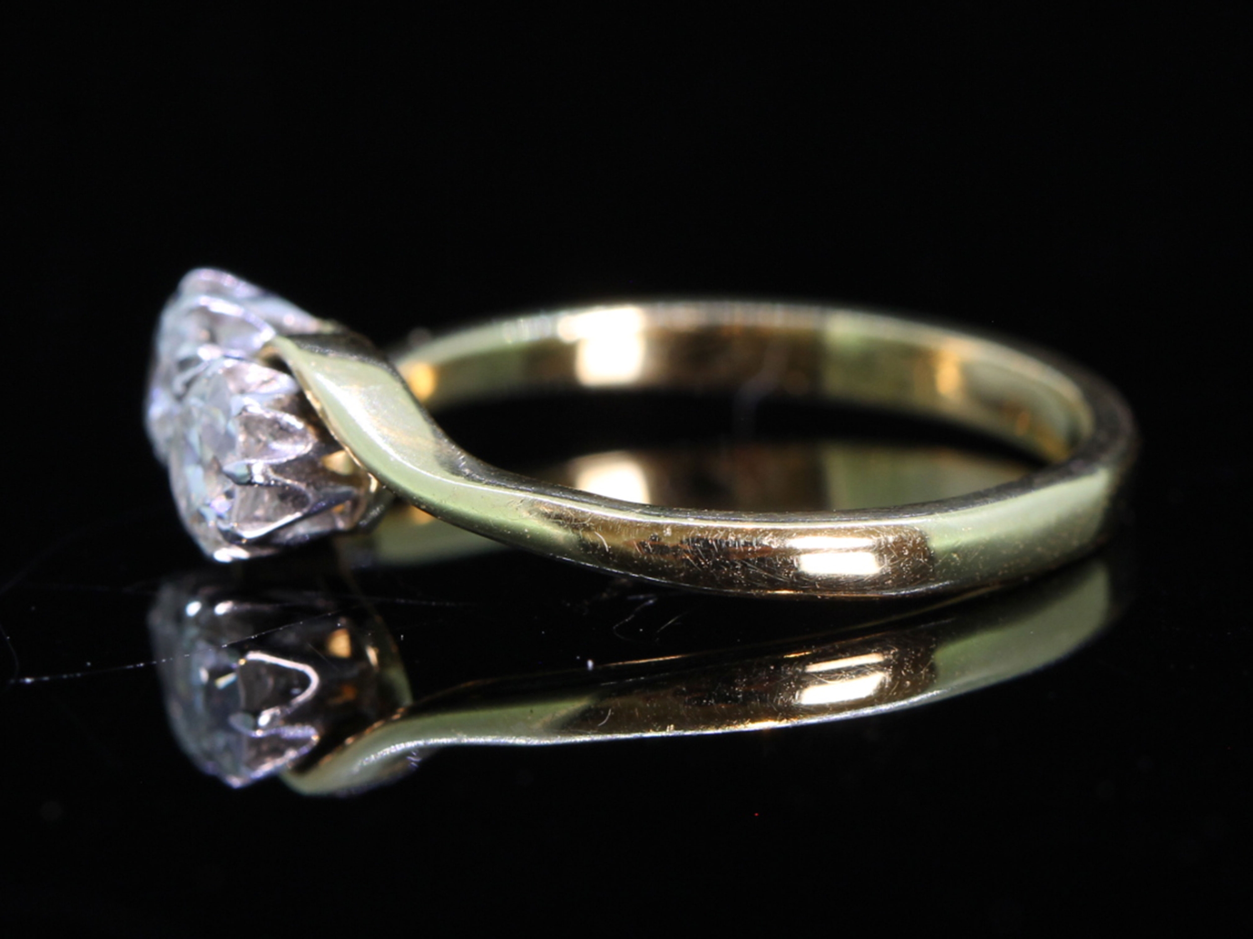 Elegant Two Stone Diamond Twist 18ct Gold Ring
