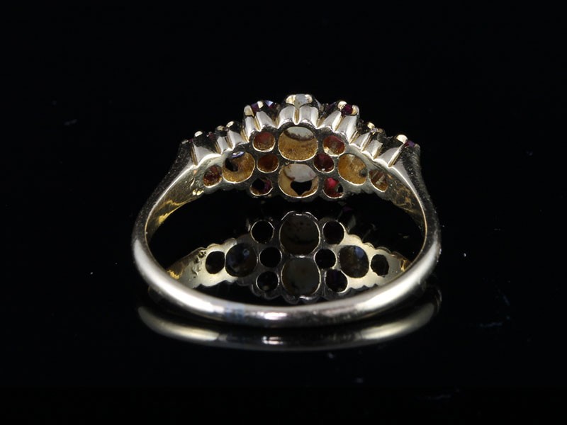 A STUNNING RARE GENUINE EDWARDIAN 5 STONE CHRYSOBERYL RING