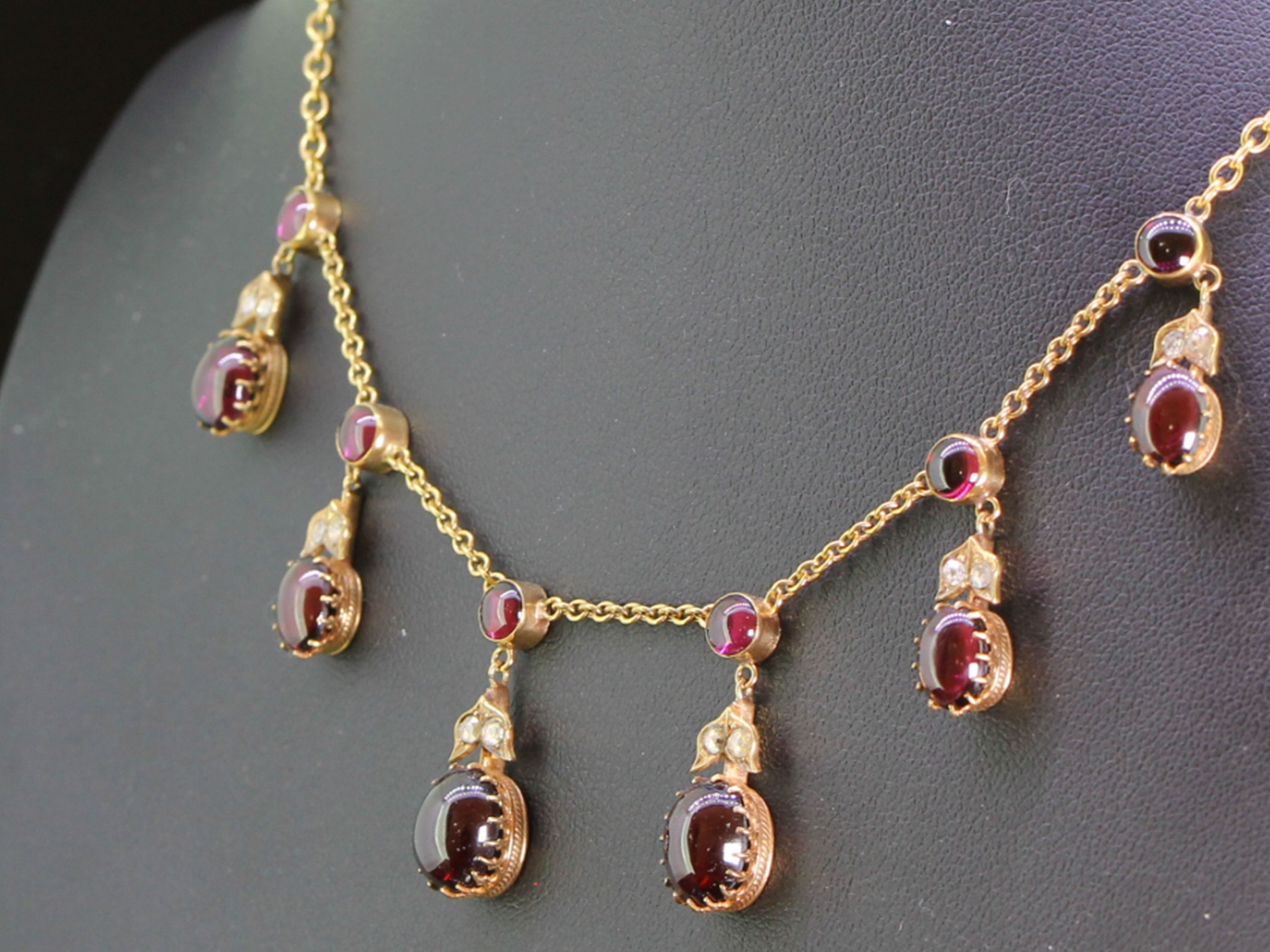 Enchanting Edwardian Garnet and Diamond 15 Carat Gold Necklace