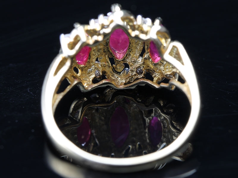 BEAUTIFUL RUBY AND DIAMOND 10 CARAT GOLD COCKTAIL/DRESS RING