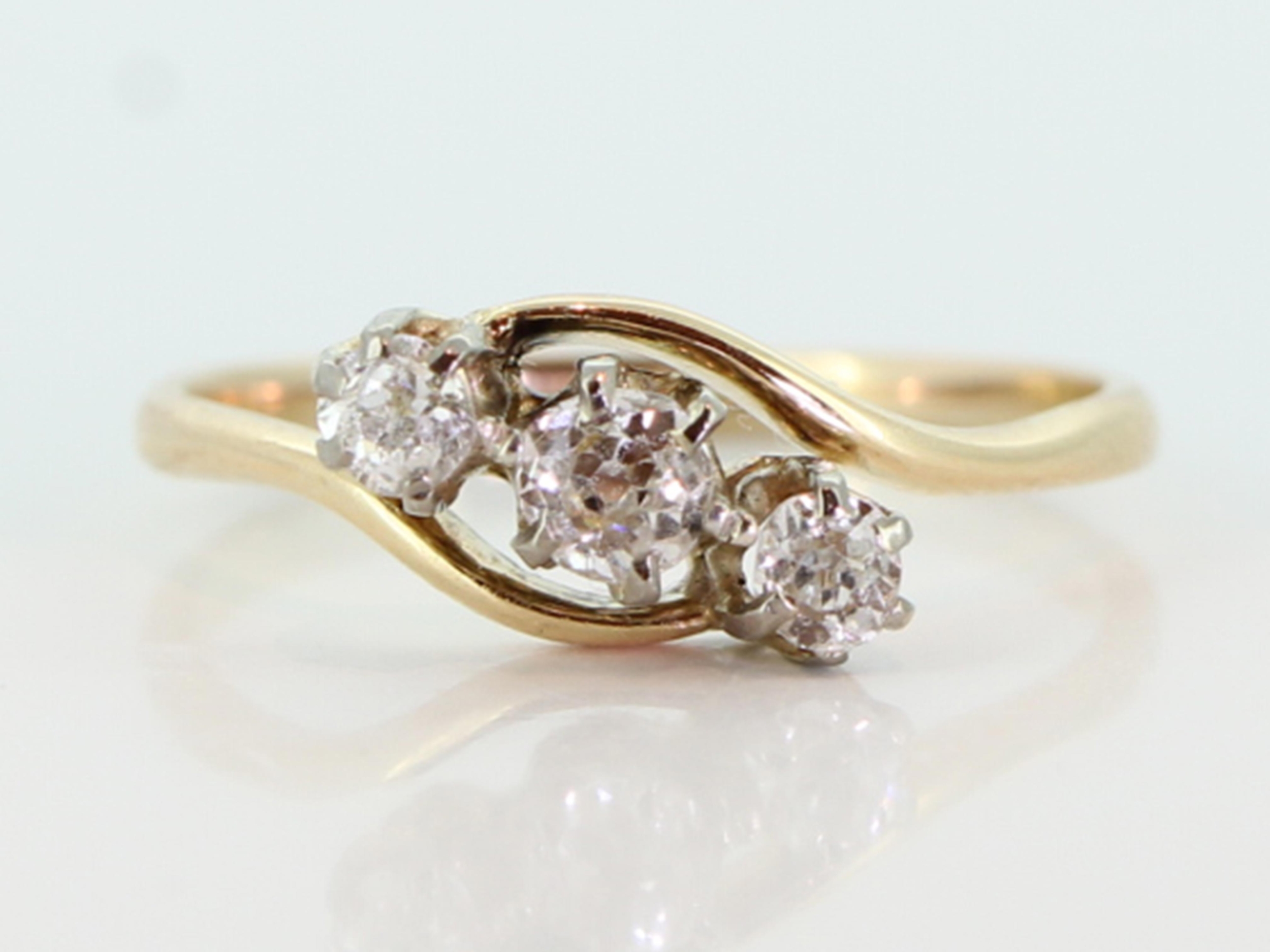 Stunning Old Mined Diamond 18 Carat Gold Ring