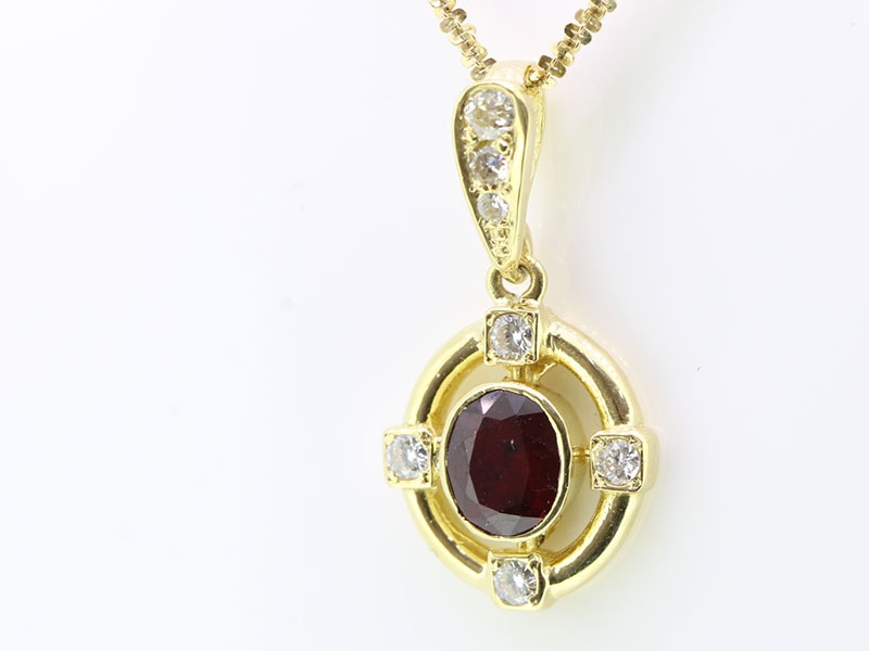 BEAUTIFUL RUBY AND DIAMOND ART DECO INSPIRED PENDANT