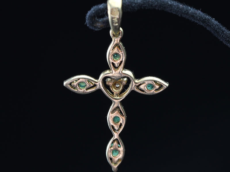 CLASSIC DIAMOND AND EMERALD 9 CARAT GOLD CROSS