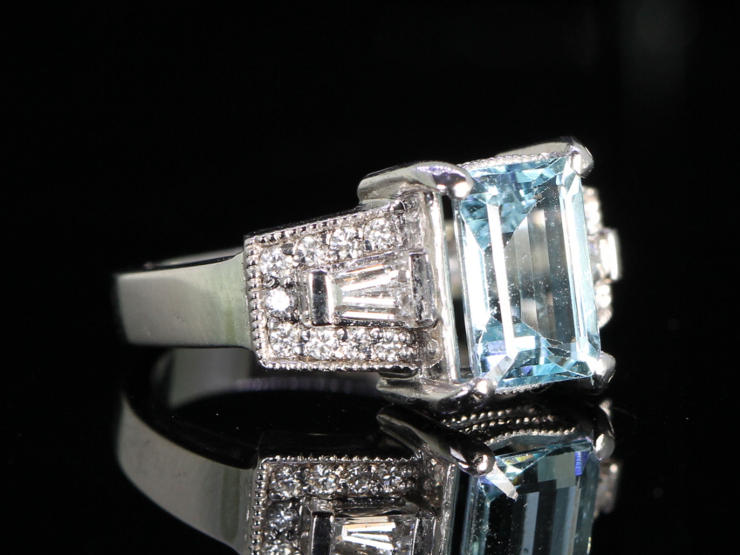  Vintage 2ct Aquamarine and Diamond 18ct Gold Ring  