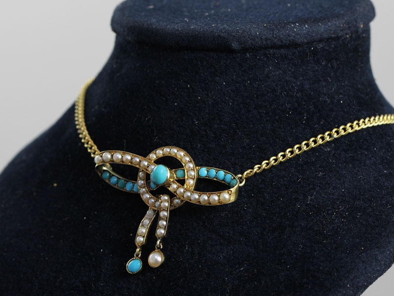 BEAUTIFUL TURQUOISE AND SEED PEARL 15 CARAT GOLD NECKLACE