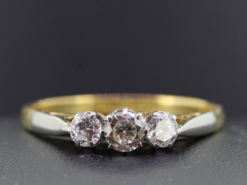 STUNNING THREE STONE DIAMOND TRILOGY 18 CARAT GOLD AND PLATINUM