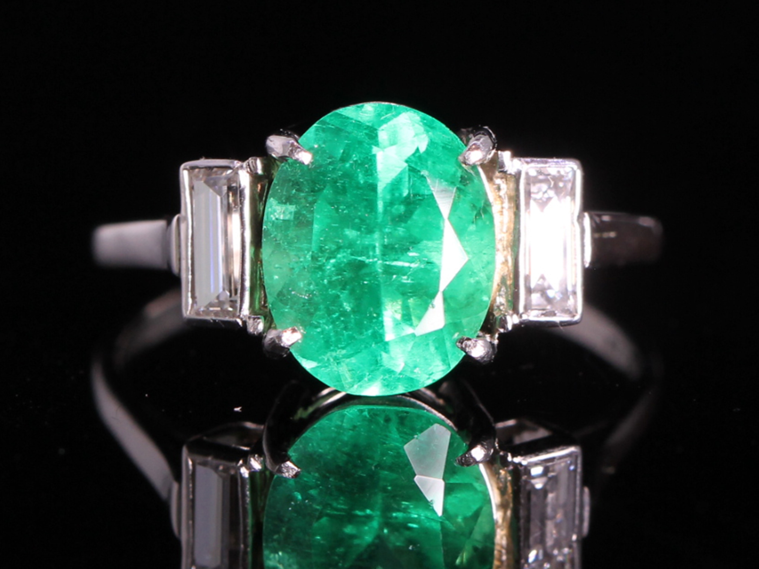 Art Deco Colombian Emerald and Diamond Platinum Ring