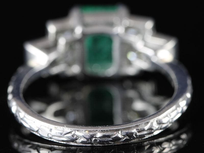 STUNNING ART DECO 2 CARAT EMERALD AND DIAMOND PLATINUM RING