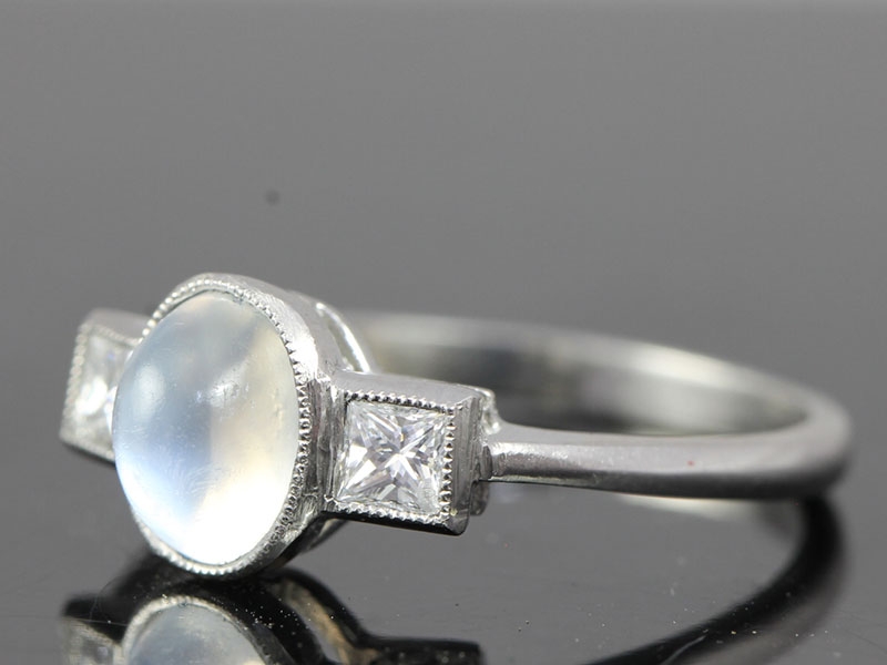  ELEGANT MOONSTONE AND DIAMOND PLATINUM RING